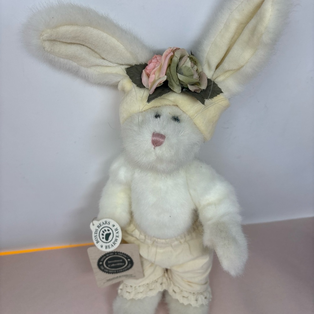 The Boyds Collection Floral Hat Plush easter Bunny vintage stuffed animal used
